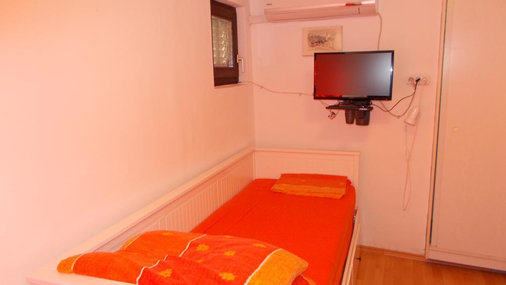 Guest House Accommodation Rupine Premantura Kültér fotó